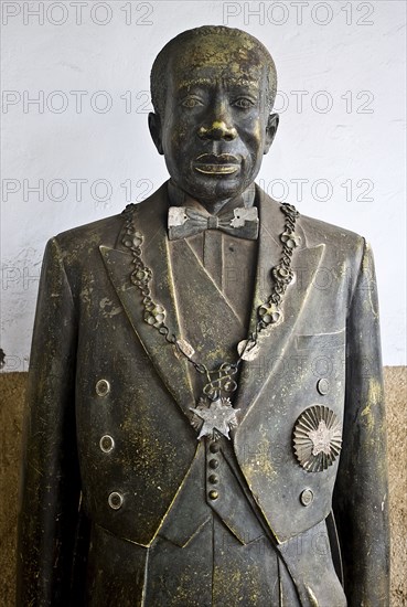 Sculpture representing Leopold Sedar Senghor, XX° century senegalese poet and politician (Joal,