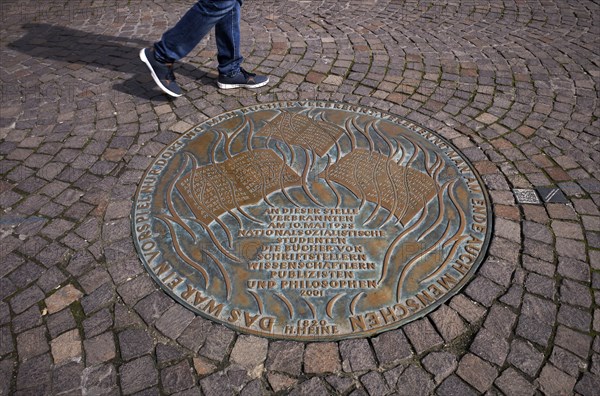 Pedestrian, memorial plaque, commemorating the burning of books by the National Socialists,