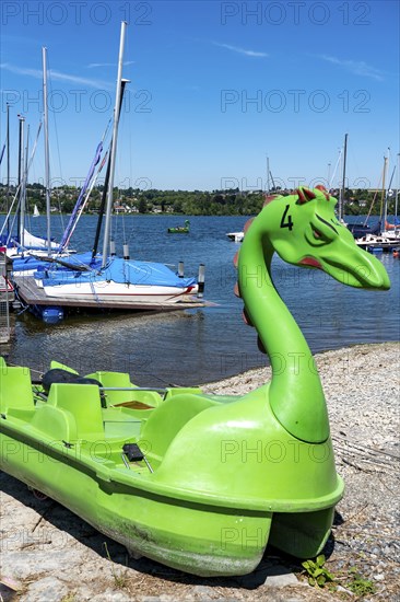 Lake Möhne, dam in the northern Sauerland, sailing boats, marina on the southern shore, kite pedal