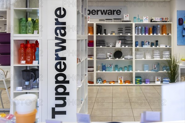 The Tupperware party is over. The plastic bowl manufacturer Tupperware has gone bust. The company