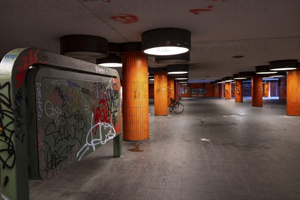 Completely neglected, dirty subway, tunnel, pedestrian tunnel, Messedamm, between International