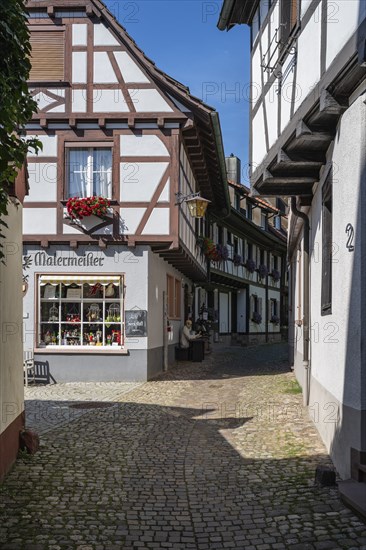 Altstadtgasse, Engelgasse with the old workshop, gift shop, historic half-timbered building and