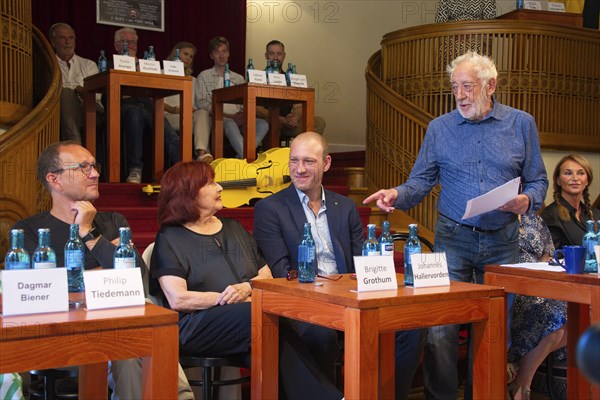 Philip Tiedemann, Brigitte Grothum, Johannes Hallervorden, Dieter Hallervorden, Caroline Beil