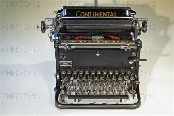 Old mechanical typewriter, Continental brand, hiker-Werke in Siegmar-Schönau, with silencer, 1930s