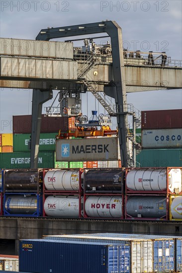 Port of Duisburg Ruhrort, Container freighter being loaded and unloaded at DeCeTe, Duisburg