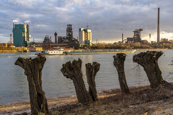 Duisburg-Hüttenheim steelworks, Hüttenwerke Krupp-Mannesmann, HKM, blast furnaces, Rhine, cargo