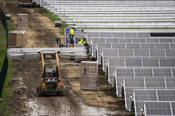 Construction of a solar park in Neukirchen-Vluyn, over 10, 000 solar modules will be installed on 4