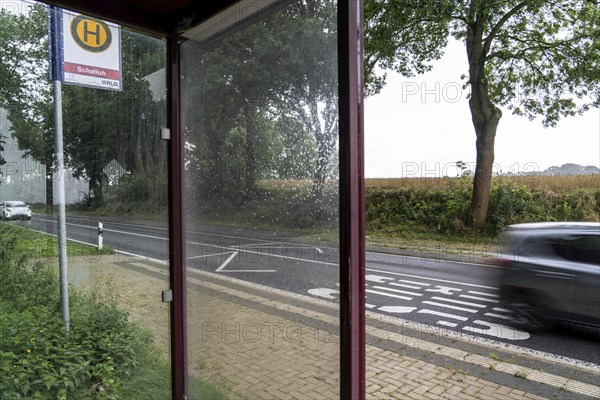 Bus shelter, bus stop Schalloh, in the countryside, Sauerland, near Soest-Bergede, country road