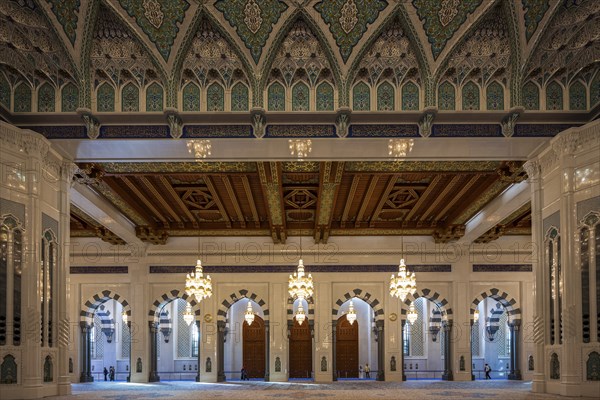 Sultan Qaboos Grand Mosque, prayer hall for men, Muscat, Oman, Asia