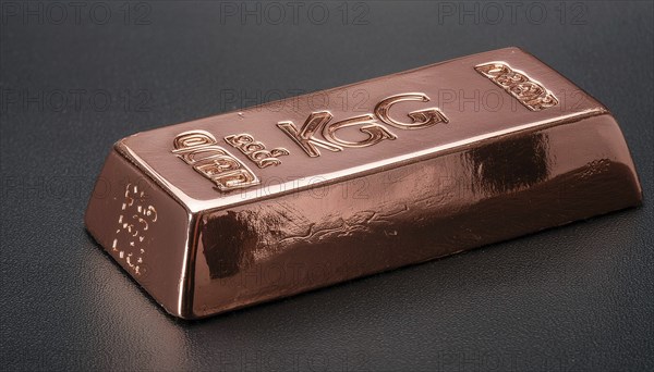Material, metal, copper, a copper ingot with 5kg, symbolic photo