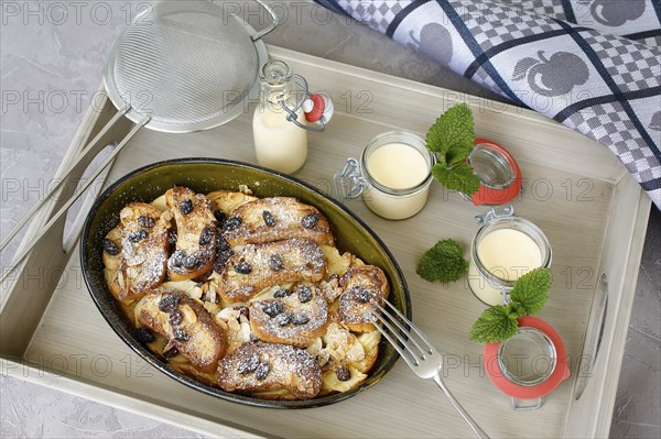 Swabian cuisine, Ofenschlupfer, sweet main course or dessert, dessert, sweet dish, typical Swabian,