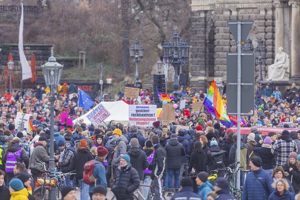 160 organisations and initiatives demonstrated against the right in Dresden on Saturday. Around 10,