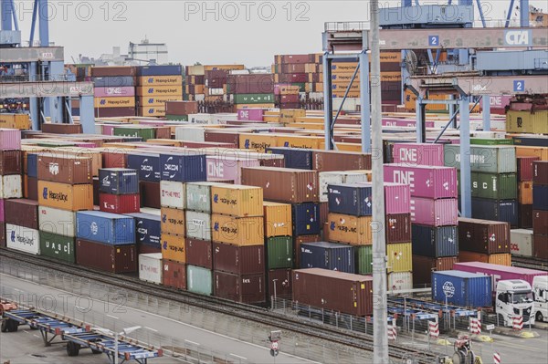Altenwerder container terminal in Hamburg, 26/07/2024. /