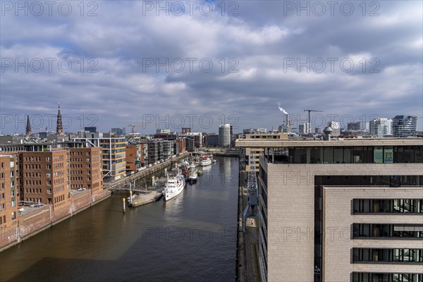 Sandtorhafen, traditional ship harbour, Hafencity Hamburg, new district on the Elbe, on the site of