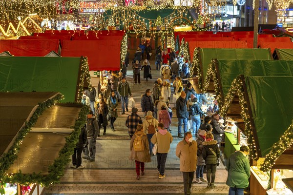 Pre-Christmas period, Christmas market on Kennedyplatz in the city centre of Essen, North