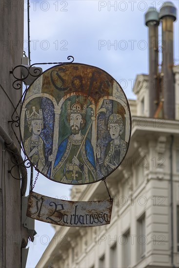 Old nose sign from Cafè Il Barbarossa, Piano di Sant'Andrea, 21-23 R, Genoa, Italy, Europe