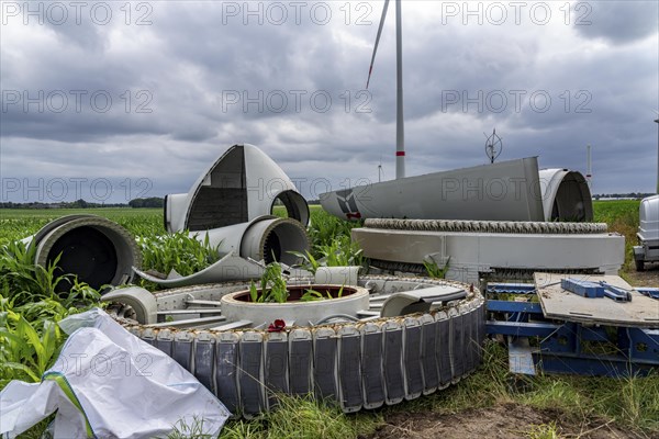 Repowering, dismantled Enercon E-58 wind turbine in a wind farm near Issum, 9 older wind turbines