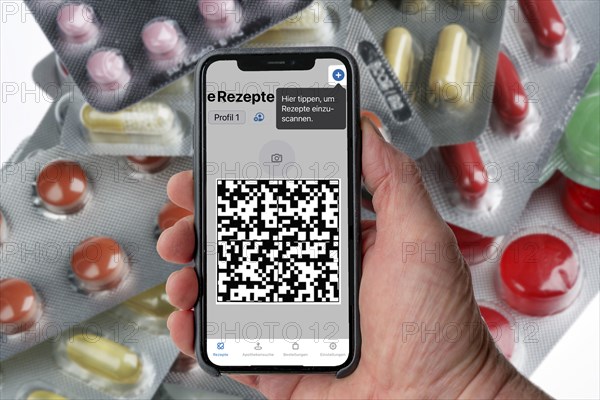 Symbolic image of an e-prescription, prescription issued by a doctor, with QR code, is scanned