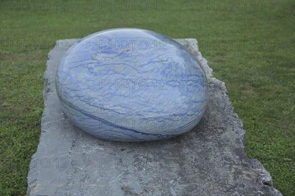 Sculpture stone drop by Livia Kubach and Michael Kropp 2024, oval blue quartz, stone, smooth, cut,