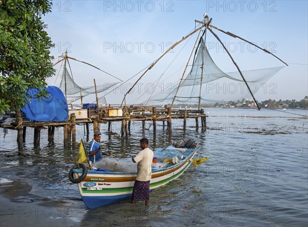 Chinese fishing nets, Fort Kochi, Cochin, Kerala, India, Asia