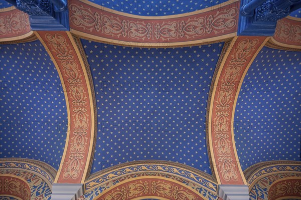 Preserved ceiling vault in the vestibule of the former synagogue, built in 1883, destroyed by the