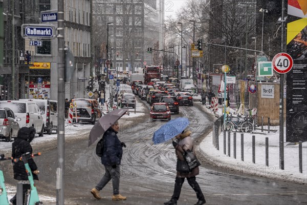 Winter in the city, Große Gallusstraße, Frankfurt, Hesse, Germany, Europe