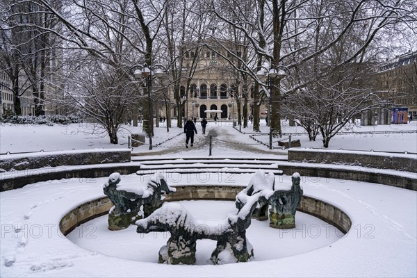Winter in the city, Alte Oper, Opera House, Lucas Fountain, Bergmann Park, Marshall Fountain,