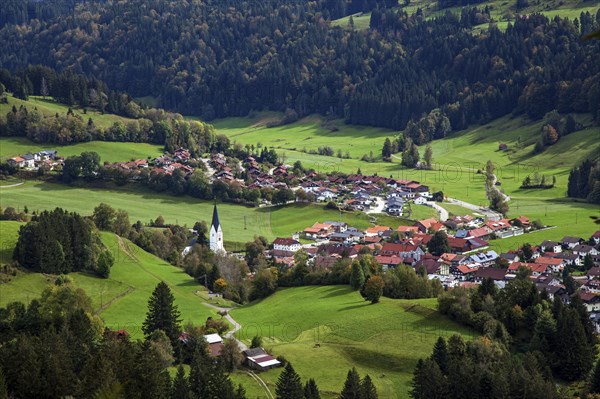 View from the Hauchenberg ridge to Missen, Missen, Oberallgäu, Bavaria, Germany, Europe