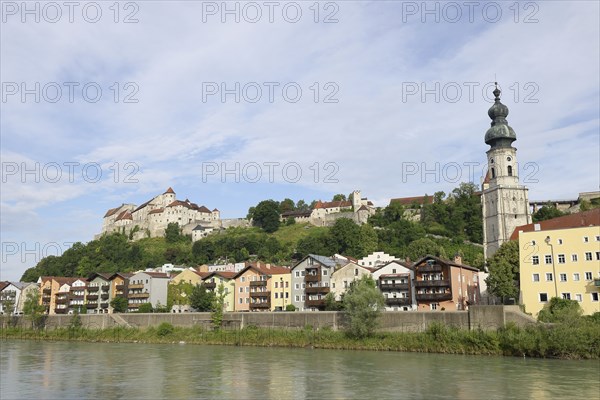 Burghausen, Panorama of the old town with river Salzach and castle, Burghausen, district of