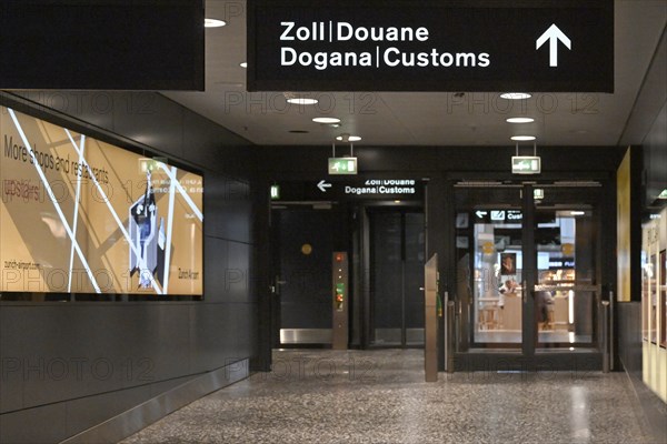 Customs signpost