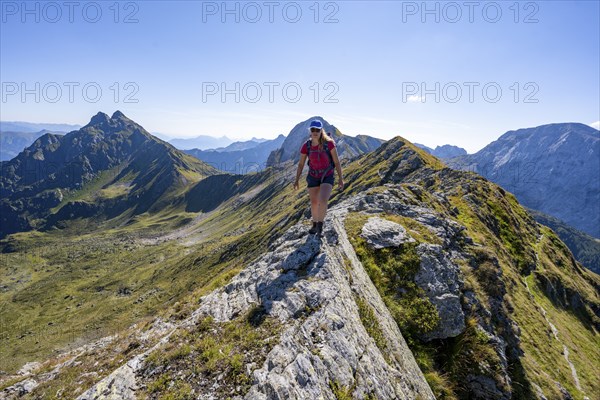 Hiker on the Carnic High Trail, Carnic Main Ridge, Carnic Alps, Carinthia, Austria, Europe