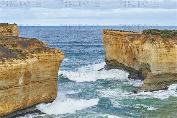 Landscape of London Bridge (Port Campbell) next to the Great Ocean Road in spring, Victoria,