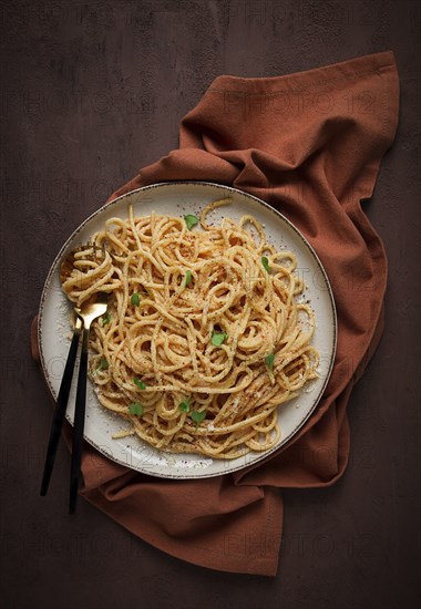 Spaghetti carbonara, in creamy garlic sauce, pasta in white sauce, homemade, no people