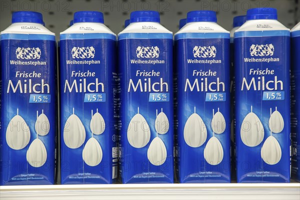 February 2024: Milk from WEIHENSTEPHAN in the supermarket