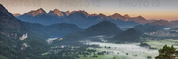 Neuschwanstein Castle, Hohenschwangau near Füssen, Ostallgäu, Allgäu, Bavaria, Germany, Europe