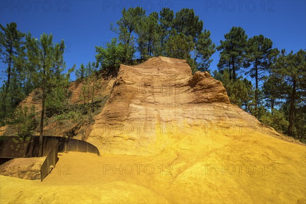 Ochre nature trail, Le Sentier des Ocres, former ochre mining area, ochre rocks, Roussillon,