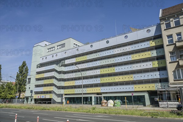 Bayer multi-storey car park, Müllerstraße, Wedding, Mitte, Berlin, Germany, Europe