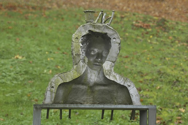 Sculpture Aus der Stille by Ubbo Enninga 2006, head, 3D effect, spatial, three-dimensional,