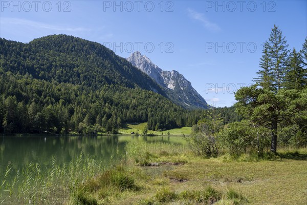 Lautersee with Wetterstein mountains, Mittenwald, Werdenfelser Land, Alps, Upper Bavaria, Bavaria,