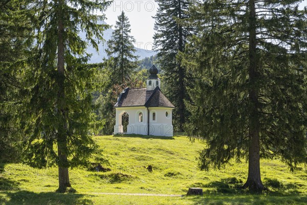 Chapel Maria-Königin am Lautersee, Mittenwald, Werdenfelser Land, Alps, Upper Bavaria, Bavaria,