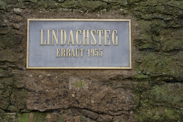 Sign Lindachsteg, bridge, footbridge, pedestrian bridge, Kochertal, Kocher, Schwäbisch Hall,