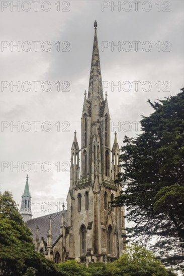 At 56.4 metres (185 ft), the spire makes the First Church of Otago the city's tallest building,