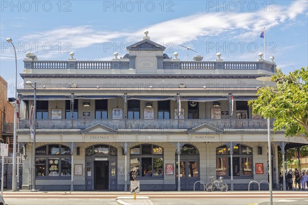 Sail and Anchor Hotel, or Freemasons' Hotel, is a prime example of the Federation Filigree