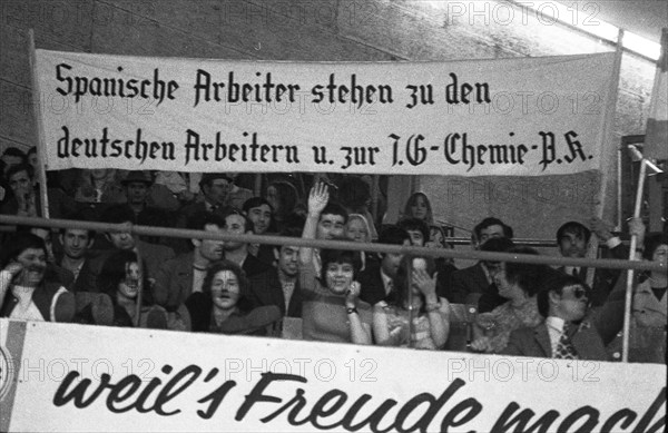 Rally of the Chemical, Paper and Ceramics Workers' Union in the collective bargaining dispute on 16
