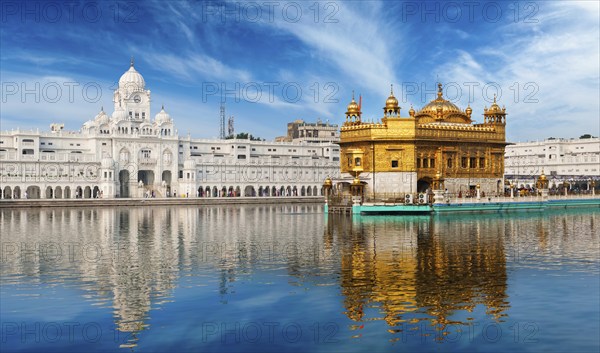 Sikh gurdwara Golden Temple (Harmandir Sahib) . Amritsar, Punjab, India, Asia