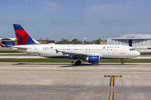 A Delta Air Lines Airbus A320 aircraft with the registration number N350NA at Chicago Midway