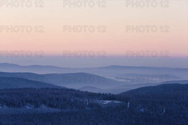 View from the snow-covered Fichtelberg to the Ore Mountains