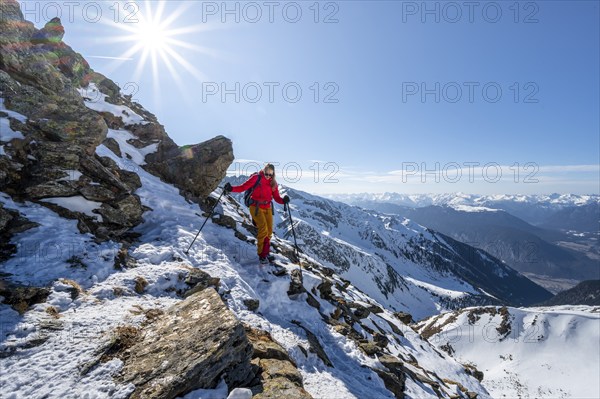 Ski tourers on the Mitterzeigerkogel, mountains in winter, Sellraintal, Kühtai, Tyrol, Austria,