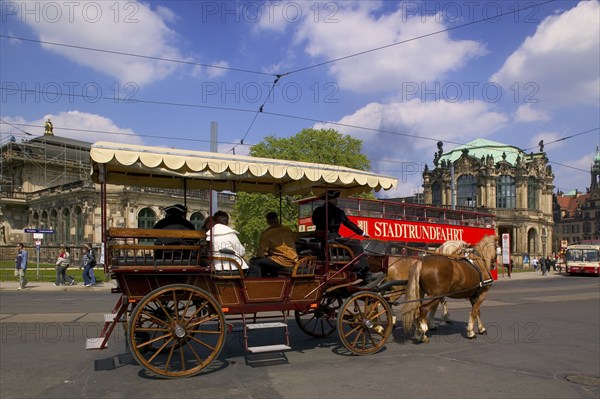 City tour by coach in Dresden's historic city centre
