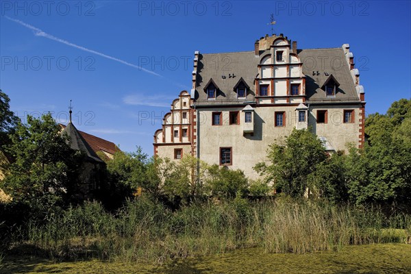 The castle, which developed from a medieval moated castle with towers, curtain wall and moat and